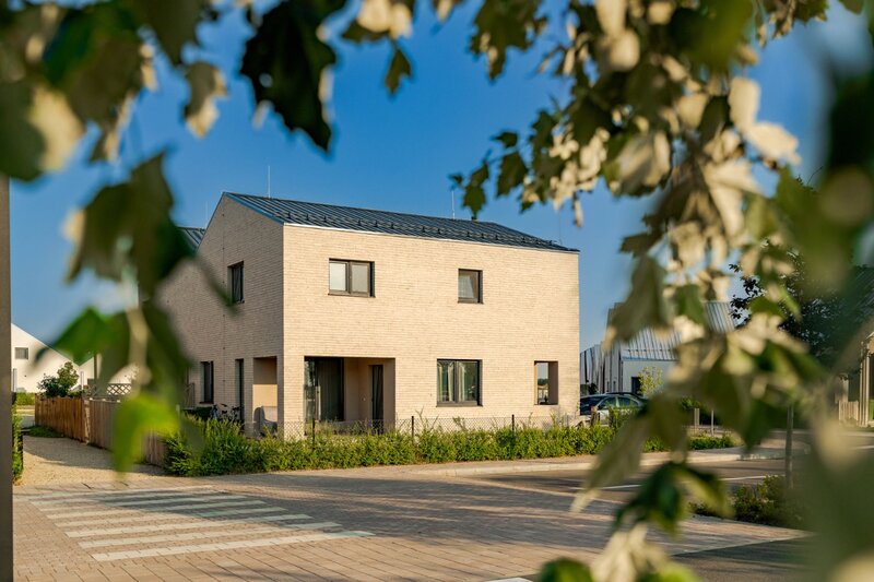 Cernica, case langa lac zona verde, metrou 20 min. acces rapid Bucuresti C3