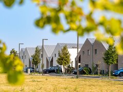 Cernica, case langa lac zona verde, metrou 20 min. acces rapid Bucuresti C7